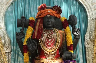 http://nithyananda.org/sites/default/files/photo-gallery/2015-02feb-14th-nithyananda-diary_IMG_6335_bidadi-temple-dakshinamoorthi.JPG