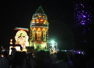 http://nithyananda.org/sites/default/files/photo-gallery/2015-02feb-17th-nithyananda-diary_IMG_7625_bidadi-shivaratri-ratham.JPG