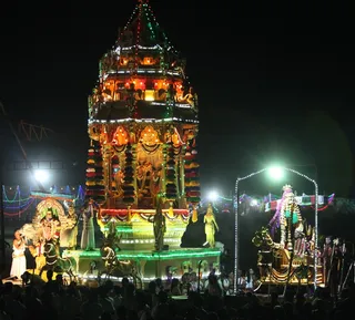 http://nithyananda.org/sites/default/files/photo-gallery/2015-02feb-17th-nithyananda-diary_IMG_7662_bidadi-shivaratri-ratham.JPG