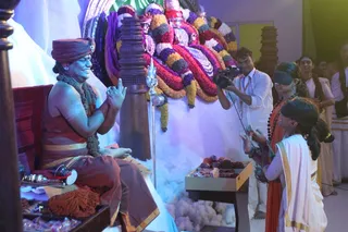 http://nithyananda.org/sites/default/files/photo-gallery/2015-02feb-17th-nithyananda-diary_IMG_8512_bidadi-shivaratri-gurukul-blind-fold-reading.JPG
