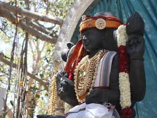http://nithyananda.org/sites/default/files/photo-gallery/2015-02feb-24th-nithyanda-diary_IMG_0408_bidadi-Dakshinamurthy.JPG