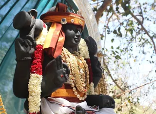http://nithyananda.org/sites/default/files/photo-gallery/2015-02feb-24th-nithyanda-diary_IMG_0409_bidadi-Dakshinamurthy.JPG