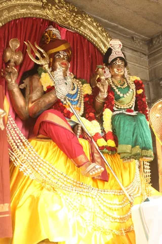 http://nithyananda.org/sites/default/files/photo-gallery/2015-02feb-28th-nithyananda-diary_IMG_1355_bidadi-anandaswara%20%20anandaswari.JPG