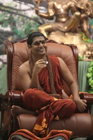 http://nithyananda.org/sites/default/files/photo-gallery/2015-02feb-28th-nithyananda-diary_IMG_1393_bidadi-satsang-swamiji_0.JPG