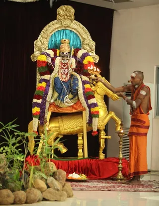 http://nithyananda.org/sites/default/files/photo-gallery/2015-03mar-02nd-nithyananda-diary_IMG_1814_bidadi-satsang-swamiji_1.JPG