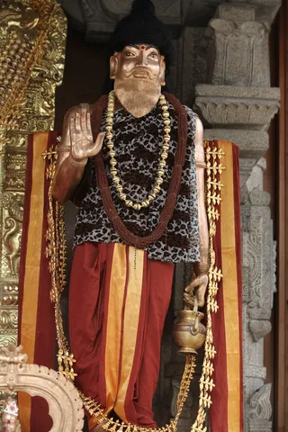 http://nithyananda.org/sites/default/files/photo-gallery/2015-03mar-03rd-nithyananda-diary_IMG_2261_bidadi-kapilamuni.JPG