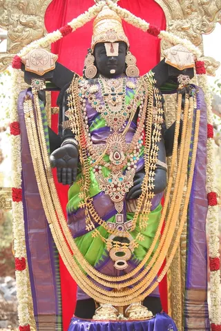 http://nithyananda.org/sites/default/files/photo-gallery/2015-03mar-04th-nithyananda-diary_IMG_3239_bidadi-temple-lord%20venkataswara.JPG