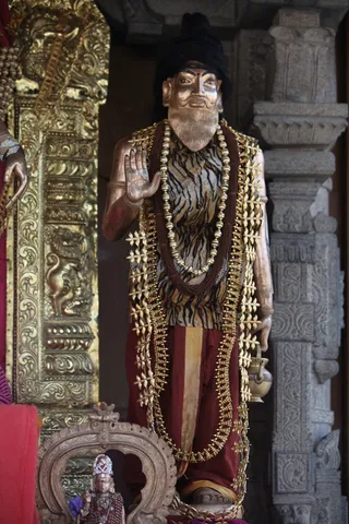 http://nithyananda.org/sites/default/files/photo-gallery/2015-03mar-10th-nithyananda-diary_IMG_4008_bidadi-temple-kaplamuni.JPG