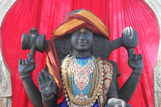 http://nithyananda.org/sites/default/files/photo-gallery/2015-03mar-10th-nithyananda-diary_IMG_4026_bidadi-temple-dhakshinamoorthy.JPG