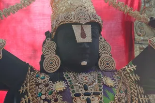 http://nithyananda.org/sites/default/files/photo-gallery/2015-03mar-10th-nithyananda-diary_IMG_4063_bidadi-temple-lord%20venkataswara.JPG