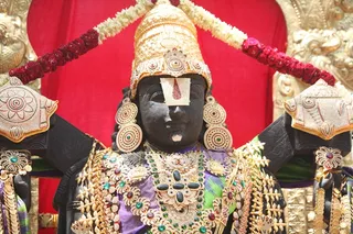 http://nithyananda.org/sites/default/files/photo-gallery/2015-03mar-11th-nithyananda-diary_IMG_4309_bidadi-temple-lord-venkataswara.JPG