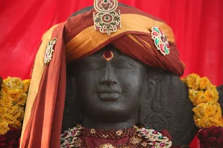 http://nithyananda.org/sites/default/files/photo-gallery/2015-03mar-18th-nithyananda-diary_IMG_4823_bidadi-temple-lord-dakshinamuthy.JPG