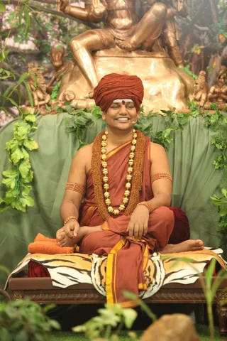 http://nithyananda.org/sites/default/files/photo-gallery/2015-03mar-20th-nithyananda-diary_IMG_5090_bidadi-satsang-swamiji.JPG