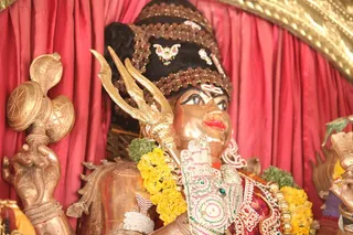 http://nithyananda.org/sites/default/files/photo-gallery/2015-03mar-20th-nithyananda-diary_IMG_5206_bidadi-temple-anandaswar.JPG
