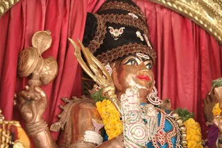 http://nithyananda.org/sites/default/files/photo-gallery/2015-03mar-21st-nithyananda-diary_IMG_5342_bidadi-temple-anandaswara_1.JPG