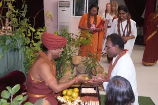 http://nithyananda.org/sites/default/files/photo-gallery/2015-03mar-22nd-nithyananda-diary_IMG_5440_bidadi-kalpataru-darshan-swamiji%20.jpg