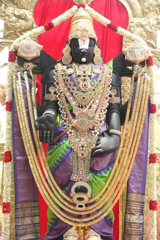 http://nithyananda.org/sites/default/files/photo-gallery/2015-03mar-24th-nithyananda-diary_IMG_5972_bidadi-temple-lord-venkataswara.JPG