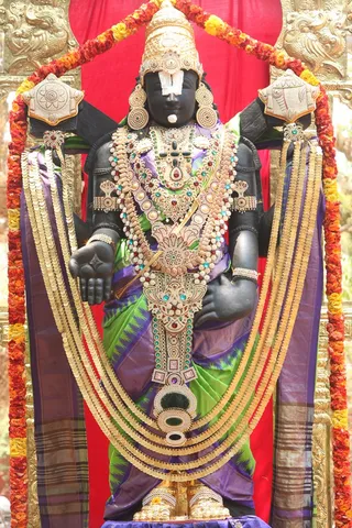 http://nithyananda.org/sites/default/files/photo-gallery/2015-03mar-25th-nithyananda-diary_IMG_6026_bidadi-temple-lord-venkataswara.JPG