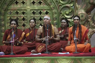 http://nithyananda.org/sites/default/files/photo-gallery/2015-03mar-26th-nithyananda-diary_IMG_6092_bidadi-satsang-swamiji.JPG