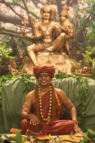 http://nithyananda.org/sites/default/files/photo-gallery/2015-03mar-26th-nithyananda-diary_IMG_6195_bidadi-satsang-swamiji.JPG