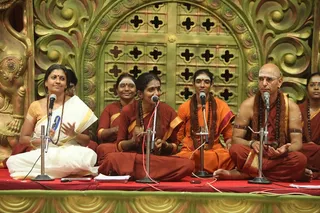 http://nithyananda.org/sites/default/files/photo-gallery/2015-04apr-03rd-nithyananda-diary_IMG_7442_bidadi-satsang-swamiji.JPG