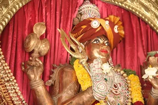 http://nithyananda.org/sites/default/files/photo-gallery/2015-04apr-05th-nithyananda-diary_IMG_7972_bidadi-temple-sanctum-nithyanandeshwara.JPG