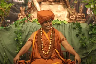 http://nithyananda.org/sites/default/files/photo-gallery/2015-04apr-07th-nithyananda-diary_IMG_8193_bidadi-satsang-swamiji.JPG