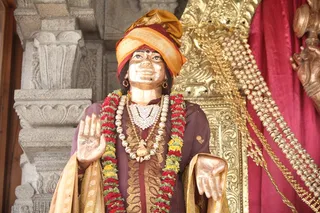 http://nithyananda.org/sites/default/files/photo-gallery/2015-04apr-08th-nithyananda-diary_IMG_8333_bidadi-temple-sanctum-swamiji.JPG
