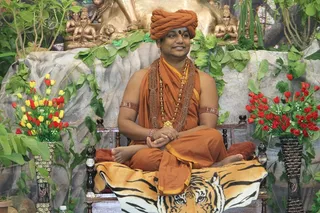 http://nithyananda.org/sites/default/files/photo-gallery/2015-04apr-13th-nithyananda-diary_IMG_9098_bidadi-satsang-swamiji.JPG
