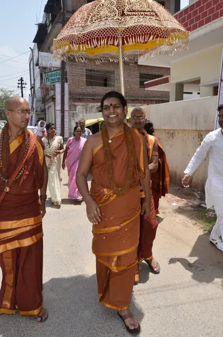 http://nithyananda.org/sites/default/files/photo-gallery/2015-05may-03rd-nithyanda-diary_DSC1866_varanasi-swamiji-arrival.JPG
