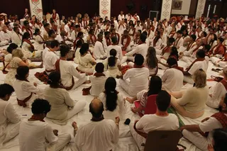 http://nithyananda.org/sites/default/files/photo-gallery/2015-05may-08th-nithyananda-diary_IMG_7231_Varanasai-innerawakening-class-swamiji_0.JPG