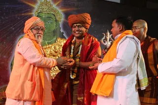 http://nithyananda.org/sites/default/files/photo-gallery/2015-05may-09th-nithyananda-diary_IMG_7870_varanasi-vishwanatha-annapurna-heads-welcome.JPG