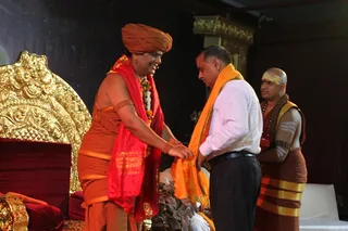 http://nithyananda.org/sites/default/files/photo-gallery/2015-05may-09th-nithyananda-diary_IMG_7911_varanasi-vishwanatha-annapurna-heads-welcome.JPG