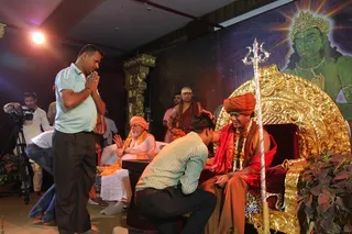http://nithyananda.org/sites/default/files/photo-gallery/2015-05may-09th-nithyananda-diary_IMG_7949_varanasi-swamiji-blissing.JPG