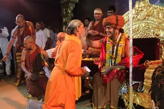 http://nithyananda.org/sites/default/files/photo-gallery/2015-05may-09th-nithyananda-diary_IMG_7959_varanasi-vishwanatha-annapurna-heads-welcome.JPG