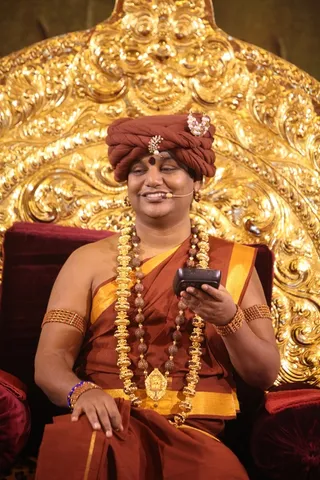 http://nithyananda.org/sites/default/files/photo-gallery/2015-05may-13th-nithyananda-diary_IMG_0157_Varanasi-innerawakening-swamiji.JPG