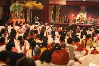 http://nithyananda.org/sites/default/files/photo-gallery/2015-05may-14th-nithyananda-diary_IMG_0801_varanasi-satsang-swamiji.JPG