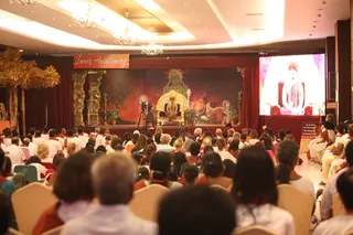 http://nithyananda.org/sites/default/files/photo-gallery/2015-05may-15th-nithyananda-diary_IMG_1250_varanasi-satsang-swamiji.JPG