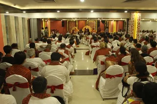 http://nithyananda.org/sites/default/files/photo-gallery/2015-05may-19th-nithyananda-diary_IMG_2444_Triveni%20Sangam-Allahabad-swamiji.JPG