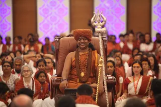 http://nithyananda.org/sites/default/files/photo-gallery/2015-05may-20th-nithyananda-diary_IMG_2712_varanasi-sri-vidya-pooja-swamiji.JPG