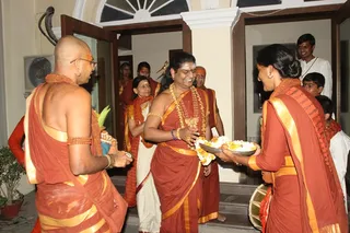 http://nithyananda.org/sites/default/files/photo-gallery/2015-05may-20th-nithyanda-diary_IMG_2781_varanasi-sri-vidya-homa.JPG