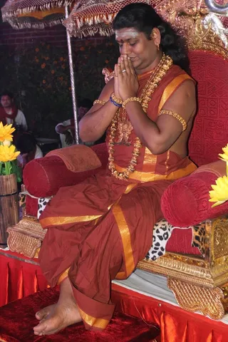 http://nithyananda.org/sites/default/files/photo-gallery/2015-05may-20th-nithyanda-diary_IMG_2800_varanasi-sri-vidya-homa.JPG