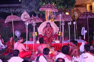 http://nithyananda.org/sites/default/files/photo-gallery/2015-05may-20th-nithyanda-diary_IMG_2831_varanasi-sri-vidya-homa.JPG