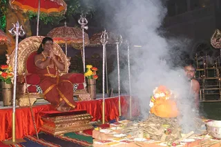http://nithyananda.org/sites/default/files/photo-gallery/2015-05may-20th-nithyanda-diary_IMG_2932_varanasi-sri-vidya-homa.JPG