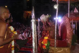 http://nithyananda.org/sites/default/files/photo-gallery/2015-05may-20th-nithyanda-diary_IMG_2994_varanasi-sri-vidya-homa.JPG