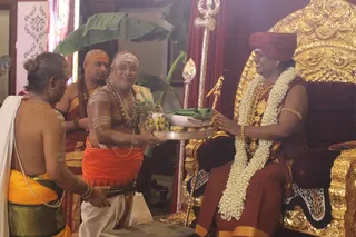 http://nithyananda.org/sites/default/files/photo-gallery/2015-05may-22th-nithyanda-diary_IMG_3374_varanasi-ia-meenakshi-kalyanam-swamiji.JPG