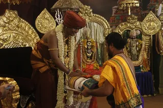 http://nithyananda.org/sites/default/files/photo-gallery/2015-05may-22th-nithyanda-diary_IMG_3449_varanasi-ia-meenakshi-kalyanam-swamiji%20%282%29.JPG