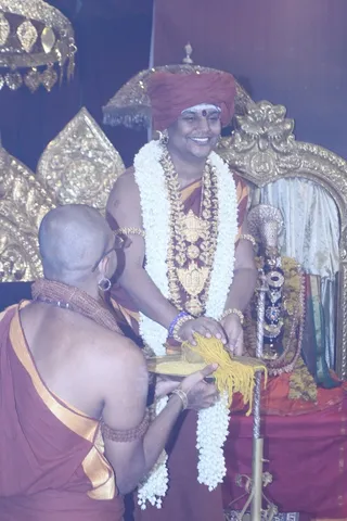 http://nithyananda.org/sites/default/files/photo-gallery/2015-05may-22th-nithyanda-diary_IMG_3522_varanasi-ia-meenakshi-kalyanam-swamiji.JPG