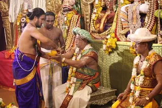 http://nithyananda.org/sites/default/files/photo-gallery/2015-05may-22th-nithyanda-diary_IMG_3548_varanasi-ia-meenakshi-kalyanam-swamiji.JPG