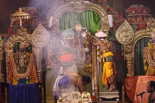 http://nithyananda.org/sites/default/files/photo-gallery/2015-05may-22th-nithyanda-diary_IMG_3602_varanasi-ia-meenakshi-kalyanam-swamiji.JPG